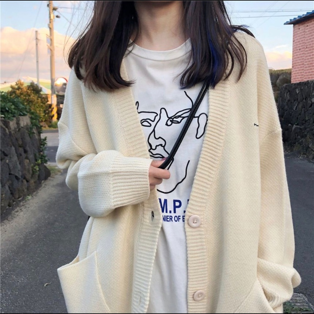 SOLD ‼️YesStyle Embroidered Cardigan in white - Picture 6 of 7